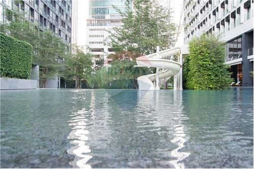 Noble Ploenchit Condo for rent sale